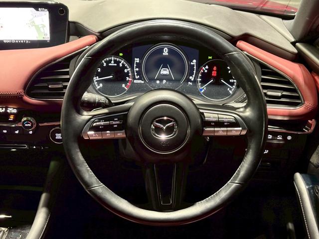 ＭＡＺＤＡ３ファストバック ２０Ｓバーガンディ　セレクション　車高調　社外１９インチＡＷ　純正ナビ　ＴＶ　アラウンドビュー　ＬＥＤヘッドライト　レザーシート　パワーシート　シートヒーター　ＢＯＳＥサウンド　ステアヒーター　ＨＵＤ　ＢＳＭ　アドバンストキー　ＥＴＣ（18枚目）