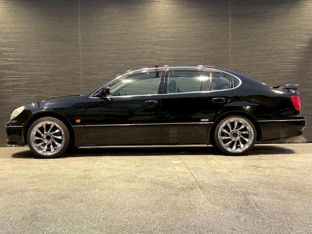 アリスト Ｓ３００ベルテックスエディション　社外１９インチＡＷ　リアスポイラー　フォグランプ　別エンブレム　２ＪＺエンジン　純正ナビ　パワーシート　革巻きステア　オートクルーズ　オートライト　リモコンキー　スペアキー　走行４．８万キロ台（14枚目）