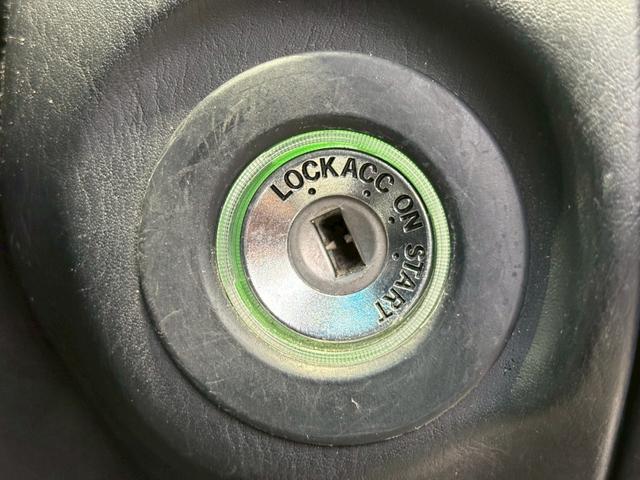 アリスト Ｓ３００ベルテックスエディション　社外１９インチＡＷ　リアスポイラー　フォグランプ　別エンブレム　２ＪＺエンジン　純正ナビ　パワーシート　革巻きステア　オートクルーズ　オートライト　リモコンキー　スペアキー　走行４．８万キロ台（25枚目）