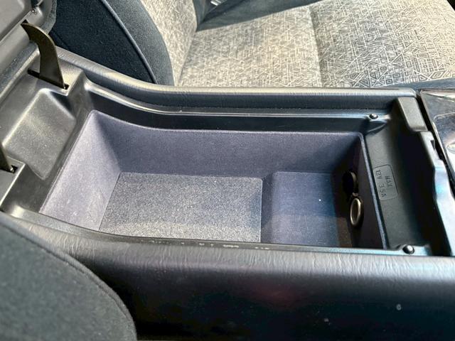 アリスト Ｓ３００ベルテックスエディション　社外１９インチＡＷ　リアスポイラー　フォグランプ　別エンブレム　２ＪＺエンジン　純正ナビ　パワーシート　革巻きステア　オートクルーズ　オートライト　リモコンキー　スペアキー　走行４．８万キロ台（44枚目）