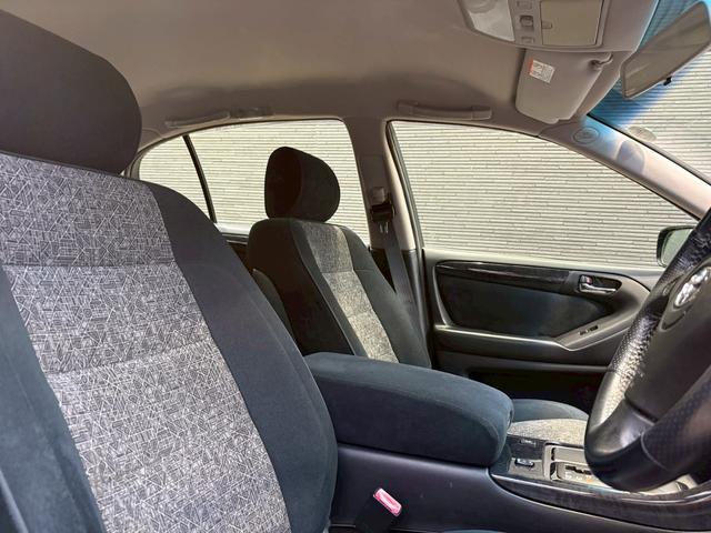 アリスト Ｓ３００ベルテックスエディション　社外１９インチＡＷ　リアスポイラー　フォグランプ　別エンブレム　２ＪＺエンジン　純正ナビ　パワーシート　革巻きステア　オートクルーズ　オートライト　リモコンキー　スペアキー　走行４．８万キロ台（52枚目）