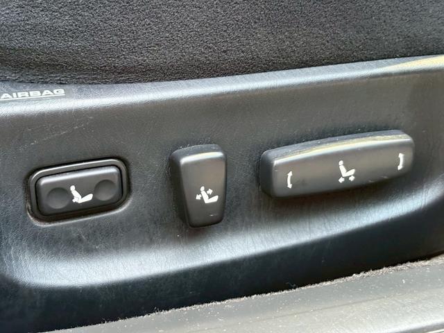 アリスト Ｓ３００ベルテックスエディション　社外１９インチＡＷ　リアスポイラー　フォグランプ　別エンブレム　２ＪＺエンジン　純正ナビ　パワーシート　革巻きステア　オートクルーズ　オートライト　リモコンキー　スペアキー　走行４．８万キロ台（53枚目）