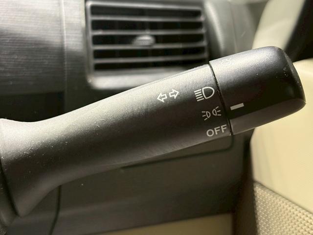 ムーヴ Ｘ　ユーザー様直接仕入れ　純正１４インチＡＷ　ＣＤオーディオ　ベージュシート　オートエアコン　バニティミラー　電格ミラー　ｅｃｏＩＤＯＬ／ｅｃｏＭＯＤＥ　プッシュスタート　スマートキー　走行４．５万キロ台（20枚目）