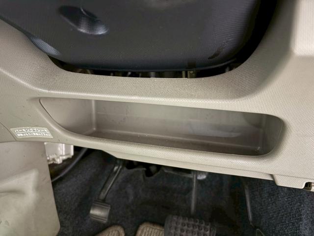 ムーヴ Ｘ　ユーザー様直接仕入れ　純正１４インチＡＷ　ＣＤオーディオ　ベージュシート　オートエアコン　バニティミラー　電格ミラー　ｅｃｏＩＤＯＬ／ｅｃｏＭＯＤＥ　プッシュスタート　スマートキー　走行４．５万キロ台（26枚目）