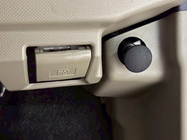 ムーヴ Ｘ　ユーザー様直接仕入れ　純正１４インチＡＷ　ＣＤオーディオ　ベージュシート　オートエアコン　バニティミラー　電格ミラー　ｅｃｏＩＤＯＬ／ｅｃｏＭＯＤＥ　プッシュスタート　スマートキー　走行４．５万キロ台（27枚目）