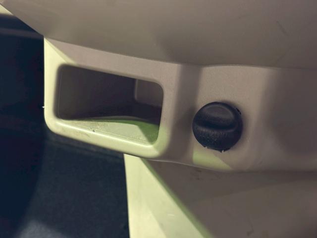 ムーヴ Ｘ　ユーザー様直接仕入れ　純正１４インチＡＷ　ＣＤオーディオ　ベージュシート　オートエアコン　バニティミラー　電格ミラー　ｅｃｏＩＤＯＬ／ｅｃｏＭＯＤＥ　プッシュスタート　スマートキー　走行４．５万キロ台（36枚目）