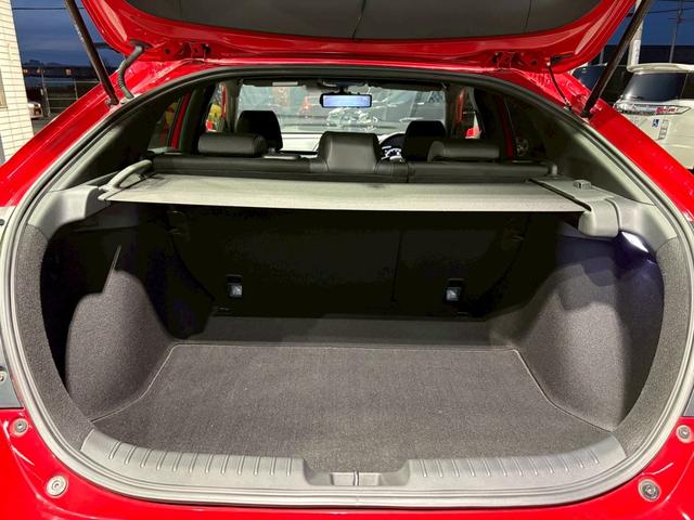 シビック ハッチバック　ホンダセンシング　ワンオーナー　サイド・アンダースポイラー　デュアルマフラー　純正ＡＷ　ディスプレイオーディオ　リアモニター　ハーフレザー　電動シート　シートヒーター　デジタルミラー　レーダークルーズ　ドラレコ　ＥＴＣ（67枚目）