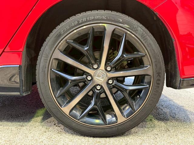 シビック ハッチバック　ホンダセンシング　ワンオーナー　サイド・アンダースポイラー　デュアルマフラー　純正ＡＷ　ディスプレイオーディオ　リアモニター　ハーフレザー　電動シート　シートヒーター　デジタルミラー　レーダークルーズ　ドラレコ　ＥＴＣ（71枚目）