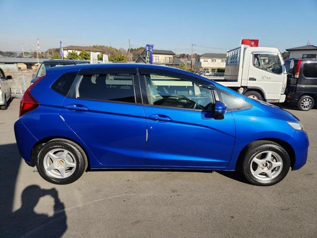 フィット １３Ｇ・Ｆパッケージ　車検整備付　キーレス　電格ミラー　ＣＤ　ナビ　ＥＴＣ　バックカメラ（19枚目）