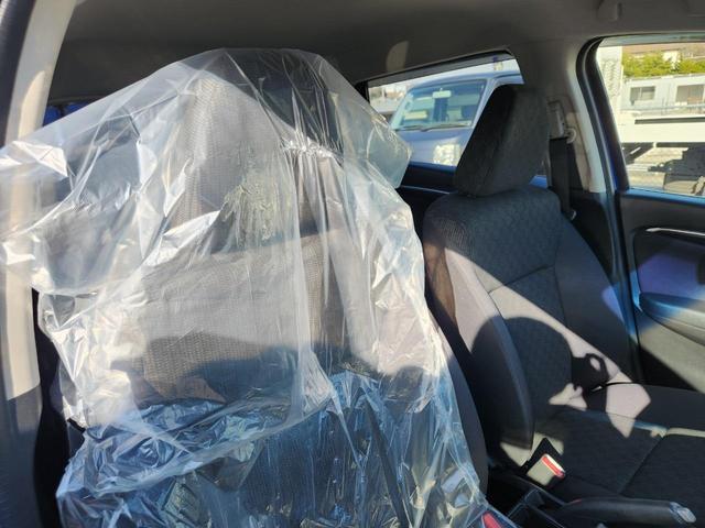 フィット １３Ｇ・Ｆパッケージ　車検整備付　キーレス　電格ミラー　ＣＤ　ナビ　ＥＴＣ　バックカメラ（24枚目）