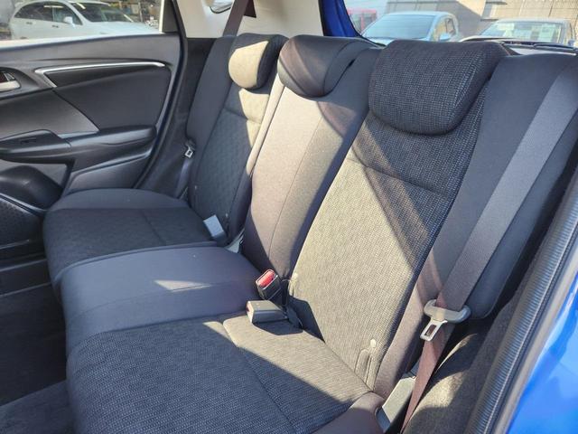 フィット １３Ｇ・Ｆパッケージ　車検整備付　キーレス　電格ミラー　ＣＤ　ナビ　ＥＴＣ　バックカメラ（27枚目）