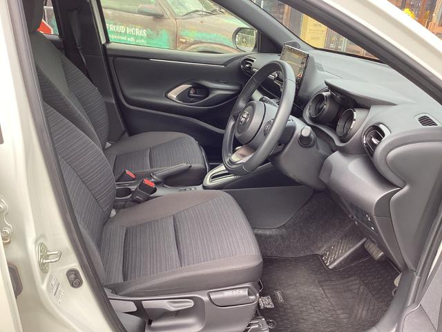 ヤリス Z ワンオーナー 禁煙 ナビ ETC Bluetooth シートヒーター クルーズコントロール オートハイビーム エアコン パワステ パワーウィンドウ スマートキー2本(16枚目)