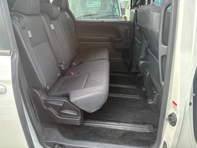 ヴォクシー ハイブリッドS-G(5枚目)