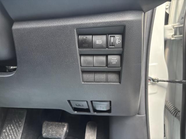 ヴォクシー ハイブリッドS-G(10枚目)