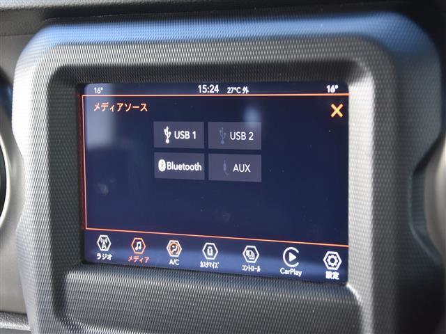 ジープ・ラングラーアンリミテッド スポーツ　４ＷＤ　バックカメラ　アダプティブクルーズコントロール　ＵＳＢ入力端子　オートライト　ＥＴＣ２．０　衝突防止システム　クリアランスソナー　ドライブレコーダー　Ｂｌｕｅｔｏｏｔｈ接続　スマートキー（17枚目）