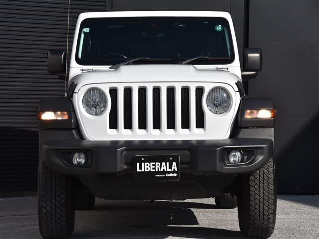 ジープ・ラングラーアンリミテッド スポーツ　４ＷＤ　バックカメラ　アダプティブクルーズコントロール　ＵＳＢ入力端子　オートライト　ＥＴＣ２．０　衝突防止システム　クリアランスソナー　ドライブレコーダー　Ｂｌｕｅｔｏｏｔｈ接続　スマートキー（32枚目）