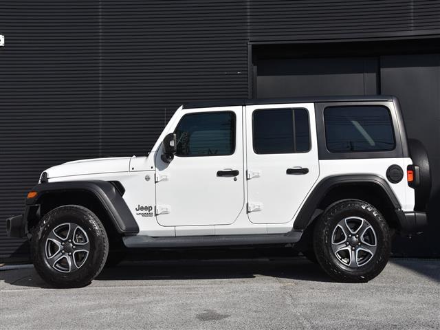 ジープ・ラングラーアンリミテッド スポーツ　４ＷＤ　バックカメラ　アダプティブクルーズコントロール　ＵＳＢ入力端子　オートライト　ＥＴＣ２．０　衝突防止システム　クリアランスソナー　ドライブレコーダー　Ｂｌｕｅｔｏｏｔｈ接続　スマートキー（34枚目）
