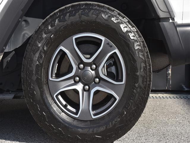 ジープ・ラングラーアンリミテッド スポーツ　４ＷＤ　バックカメラ　アダプティブクルーズコントロール　ＵＳＢ入力端子　オートライト　ＥＴＣ２．０　衝突防止システム　クリアランスソナー　ドライブレコーダー　Ｂｌｕｅｔｏｏｔｈ接続　スマートキー（36枚目）