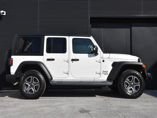 ジープ・ラングラーアンリミテッド スポーツ　４ＷＤ　バックカメラ　アダプティブクルーズコントロール　ＵＳＢ入力端子　オートライト　ＥＴＣ２．０　衝突防止システム　クリアランスソナー　ドライブレコーダー　Ｂｌｕｅｔｏｏｔｈ接続　スマートキー（37枚目）