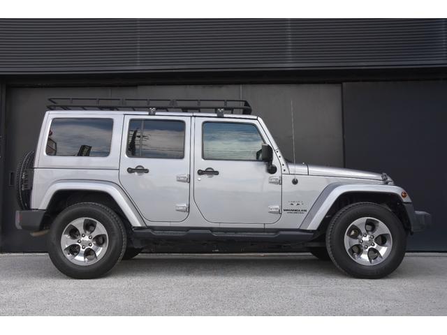 ジープ・ラングラーアンリミテッド サハラ 革調シートカバー ルーフキャリア クルーズコントロール 社外ナビ フルセグ Bカメラ サイドカメラ ALPINEスピーカー MTモード付きAT 純正AW 純正ラバーマット ドライブレコーダー ETC(46枚目)