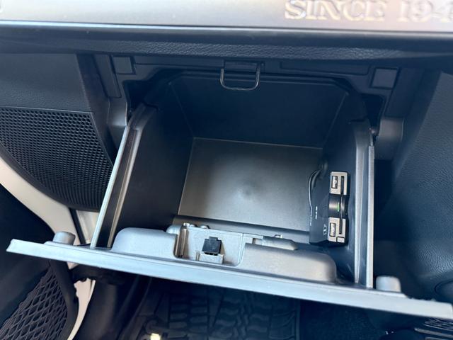 ジープ・ラングラーアンリミテッド アルティテュード　アルパイン９インチナビ　フルセグ　Ｂカメラ　黒革　シートヒーター　後席ヘッドレストモニター　リヤリクライニングキット　ヒッチメンバー　ＢＦグッドリッチ　アルパインスピーカー　クルコン　ＬＥＤ（25枚目）