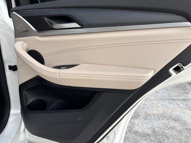 Ｘ４ ｘＤｒｉｖｅ　２０ｄ　Ｍスポーツ　パノラマＳＲ　ホワイトレザー　ＨＵＤ　前後ドラレコ　オートテールゲート　ステアリングヒーター　ジェスチャーコントロール　ＡＣＣ　ＢＳＭ　ＬＫＡ　ＣａｒＰｌａｙ　ナビ　３６０度カメラ　ＴＶ　純２０ＡＷ（15枚目）
