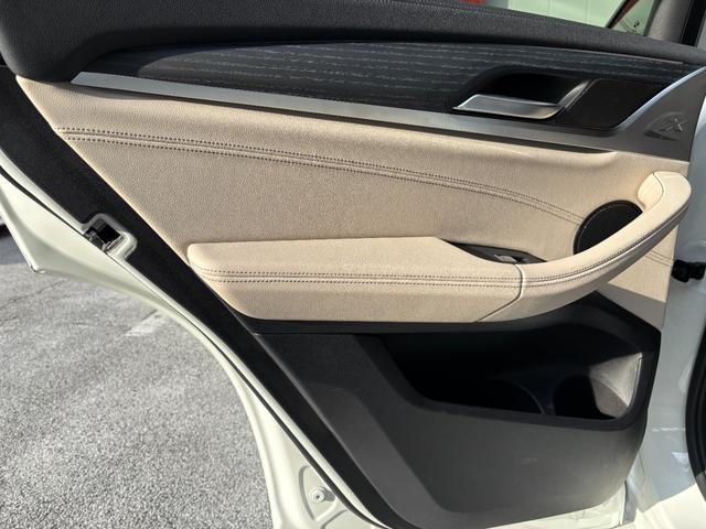 Ｘ４ ｘＤｒｉｖｅ　２０ｄ　Ｍスポーツ　パノラマＳＲ　ホワイトレザー　ＨＵＤ　前後ドラレコ　オートテールゲート　ステアリングヒーター　ジェスチャーコントロール　ＡＣＣ　ＢＳＭ　ＬＫＡ　ＣａｒＰｌａｙ　ナビ　３６０度カメラ　ＴＶ　純２０ＡＷ（26枚目）