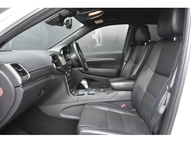 ジープ・グランドチェロキー リミテッド　黒革　ＣａｒＰｌａｙ　ＡＣＣ　ナビ　Ｂカメ　ＴＶ　エアサス前後ドラレコ　　オートテールゲート　衝突軽減ブレーキ　レーンセンス　ＢＳＭ　ベンチレーション　ヒーター　パワーシート　スマートキー　ＨＩＤ（10枚目）