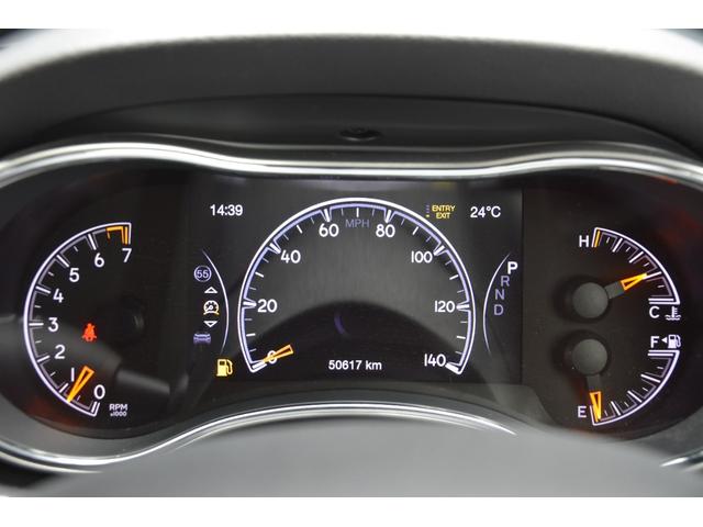 ジープ・グランドチェロキー リミテッド　黒革　ＣａｒＰｌａｙ　ＡＣＣ　ナビ　Ｂカメ　ＴＶ　エアサス前後ドラレコ　　オートテールゲート　衝突軽減ブレーキ　レーンセンス　ＢＳＭ　ベンチレーション　ヒーター　パワーシート　スマートキー　ＨＩＤ（18枚目）