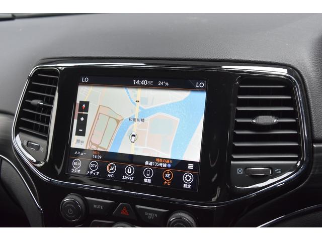 ジープ・グランドチェロキー リミテッド　黒革　ＣａｒＰｌａｙ　ＡＣＣ　ナビ　Ｂカメ　ＴＶ　エアサス前後ドラレコ　　オートテールゲート　衝突軽減ブレーキ　レーンセンス　ＢＳＭ　ベンチレーション　ヒーター　パワーシート　スマートキー　ＨＩＤ（19枚目）