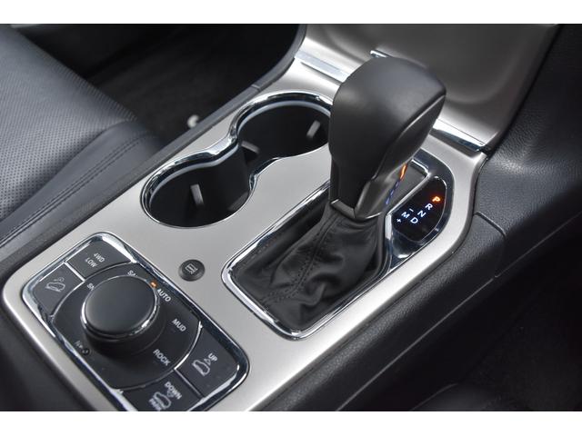 ジープ・グランドチェロキー リミテッド　黒革　ＣａｒＰｌａｙ　ＡＣＣ　ナビ　Ｂカメ　ＴＶ　エアサス前後ドラレコ　　オートテールゲート　衝突軽減ブレーキ　レーンセンス　ＢＳＭ　ベンチレーション　ヒーター　パワーシート　スマートキー　ＨＩＤ（25枚目）