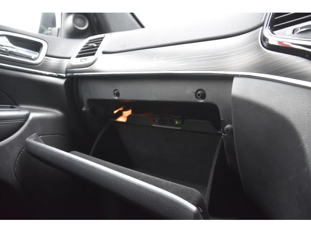 ジープ・グランドチェロキー リミテッド　黒革　ＣａｒＰｌａｙ　ＡＣＣ　ナビ　Ｂカメ　ＴＶ　エアサス前後ドラレコ　　オートテールゲート　衝突軽減ブレーキ　レーンセンス　ＢＳＭ　ベンチレーション　ヒーター　パワーシート　スマートキー　ＨＩＤ（28枚目）