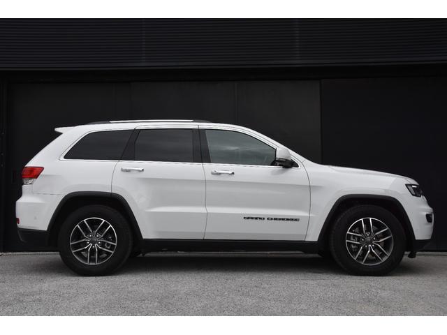 ジープ・グランドチェロキー リミテッド　黒革　ＣａｒＰｌａｙ　ＡＣＣ　ナビ　Ｂカメ　ＴＶ　エアサス前後ドラレコ　　オートテールゲート　衝突軽減ブレーキ　レーンセンス　ＢＳＭ　ベンチレーション　ヒーター　パワーシート　スマートキー　ＨＩＤ（49枚目）
