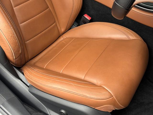 Eクラス E220d アバンギャルド AMGライン パノラマSR エクスクルーシブPKG 茶革 HUD オートテールゲート Burmester エアバランスPKG ナビ 360度カメラ TV アンビエントライト パワーシート シートヒーター LED(7枚目)