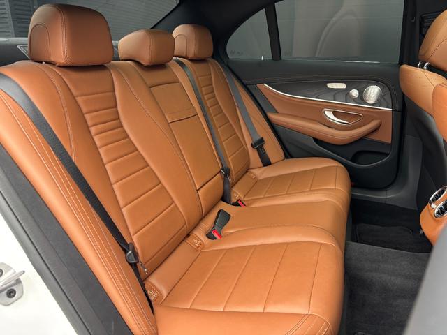 Eクラス E220d アバンギャルド AMGライン パノラマSR エクスクルーシブPKG 茶革 HUD オートテールゲート Burmester エアバランスPKG ナビ 360度カメラ TV アンビエントライト パワーシート シートヒーター LED(11枚目)