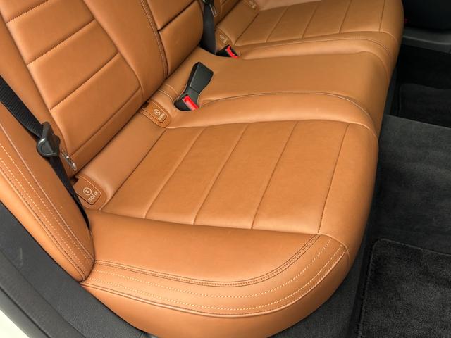 Eクラス E220d アバンギャルド AMGライン パノラマSR エクスクルーシブPKG 茶革 HUD オートテールゲート Burmester エアバランスPKG ナビ 360度カメラ TV アンビエントライト パワーシート シートヒーター LED(13枚目)