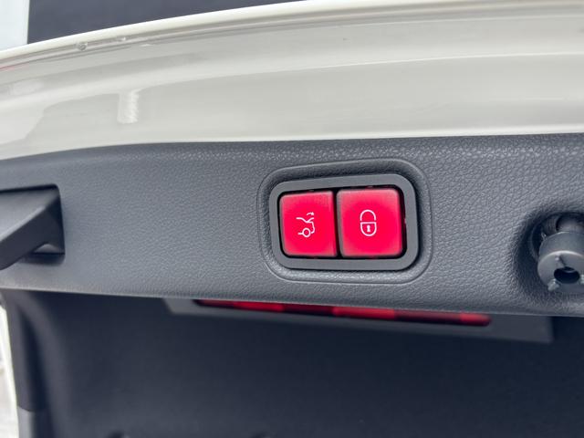 Eクラス E220d アバンギャルド AMGライン パノラマSR エクスクルーシブPKG 茶革 HUD オートテールゲート Burmester エアバランスPKG ナビ 360度カメラ TV アンビエントライト パワーシート シートヒーター LED(28枚目)