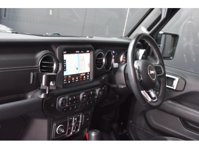 ジープ・ラングラーアンリミテッド サハラ 社外F/Rバンパー MKW17incAW 黒革 ヒッチメンバー 純ナビ Bカメラ Fカメラ CarPlay Bluetoothオーディオ ACC BSM 衝突軽減ブレーキ ドラレコ シートヒーター(9枚目)