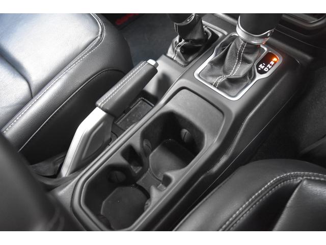 ジープ・ラングラーアンリミテッド サハラ 社外F/Rバンパー MKW17incAW 黒革 ヒッチメンバー 純ナビ Bカメラ Fカメラ CarPlay Bluetoothオーディオ ACC BSM 衝突軽減ブレーキ ドラレコ シートヒーター(26枚目)