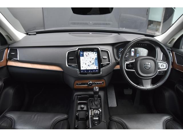XC90 T6 AWD インスクリプション パノラマSR 黒革 HUD CarPlay 純20incAW ACC BSM LKA クロストラフィック パークアシスト オートテールゲート パワーシート ベンチレーション ヒーター ドラレコ(4枚目)