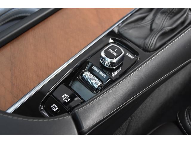 XC90 T6 AWD インスクリプション パノラマSR 黒革 HUD CarPlay 純20incAW ACC BSM LKA クロストラフィック パークアシスト オートテールゲート パワーシート ベンチレーション ヒーター ドラレコ(27枚目)