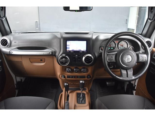 ジープ・ラングラーアンリミテッド スポーツ USバンパー ULTRA17incAW リフトアップ ワンオーナー ナビ フルセグTV サイドカメラ クルーズコントロール キーレス ETC(3枚目)