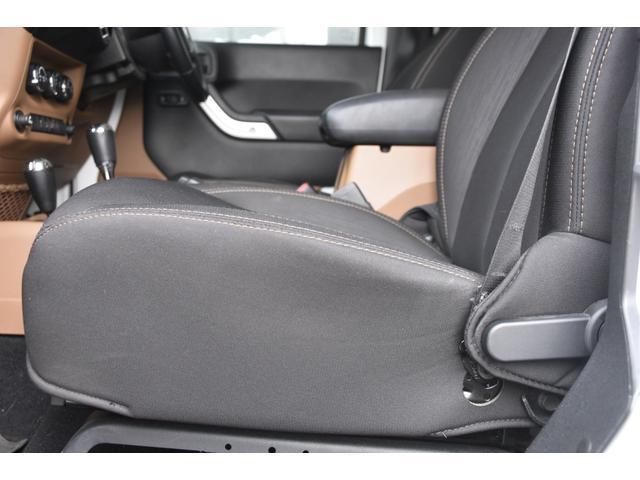 ジープ・ラングラーアンリミテッド スポーツ USバンパー ULTRA17incAW リフトアップ ワンオーナー ナビ フルセグTV サイドカメラ クルーズコントロール キーレス ETC(11枚目)