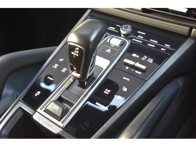 カイエン ベースグレード　黒革　ＡＣＣ　ナビ　３６０度カメラ　ＣａｒＰｌａｙ　ＢＳＭ　サラウンドアシスト　ポルシェアクティブセーフ　オートテールゲート　パワーシート　シートヒーター　ＬＥＤライト　ＥＴＣ（26枚目）