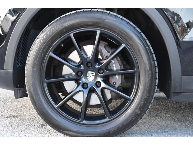 カイエン ベースグレード　黒革　ＡＣＣ　ナビ　３６０度カメラ　ＣａｒＰｌａｙ　ＢＳＭ　サラウンドアシスト　ポルシェアクティブセーフ　オートテールゲート　パワーシート　シートヒーター　ＬＥＤライト　ＥＴＣ（47枚目）