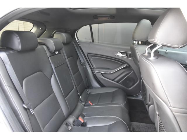 ＧＬＡクラス 　プレミアムＰＫＧ　ＳＲ　黒革　ｈａｒｍａｎ／ｋａｒｄｏｎ　純ナビ　Ｂカメラ　ＣａｒＰｌａｙ　フルセグＴＶ　オートテールゲート　パワーシート　シートヒーター　キーレスゴー　純１８ＡＷ　ＬＥＤ　ＥＴＣ（34枚目）