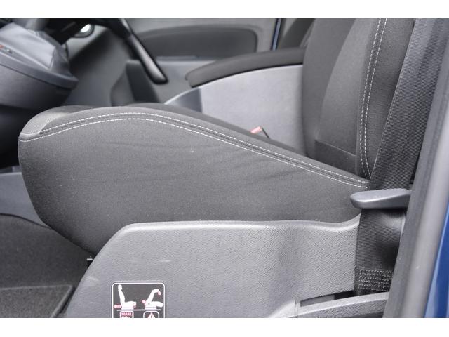 ＢＭＷ純正のポリマーコーティングは輸入車の塗装にマッチします。皮膜の厚さと水に濡れたような艶が自慢です。航空機のボディーコート材としても使われております。またはＧ’ｚｏｘのガラスコーティングも施行可能