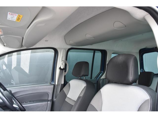 輸入車ディーラー採用のドライブレコーダーも選べます。万が一の事故の際のお守りとしていかがでしょうか？その他様々なオプションをご用意しております。