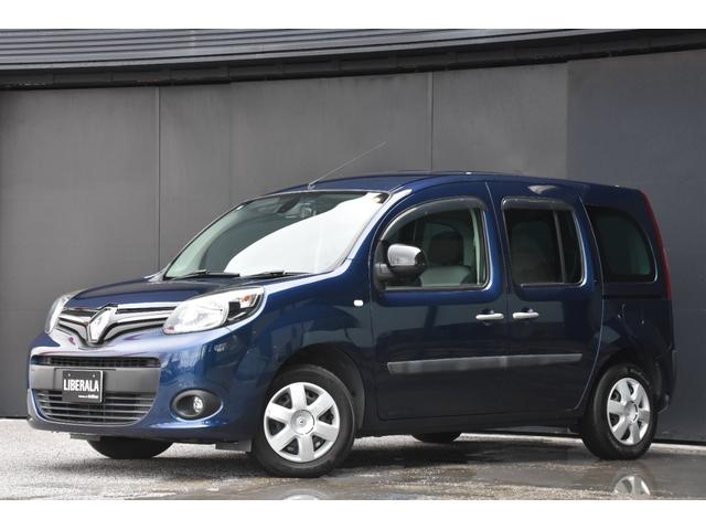 国道沿いに関わらず、大型ショッピングモール内の出店も展開しております。