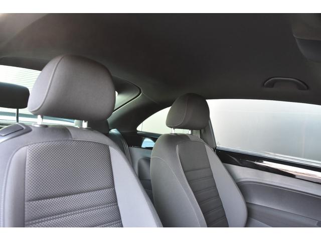 ザ・ビートル ２．０Ｒライン　３連メーター　純正ナビ　フルセグ　Ｂカメラ　リヤスポイラー　ツインエキゾーストパイプ　レッドブレーキキャリパー　クルコン　コーナーセンサー　純正１８ＡＷ　プッシュスタート　ＭＴモード付ＡＴ　ＥＴＣ（8枚目）